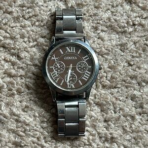 Geneva women’s vintage brown/silver stainle steel bracelet watch one size‎